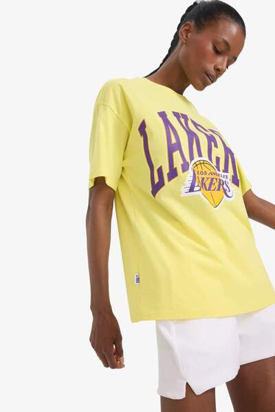 DeFacto DeFactoFit NBA Los Angeles Lakers Oversize Fit Bisiklet Yaa Kısa Kollu Tişört Y1562AZ22HS