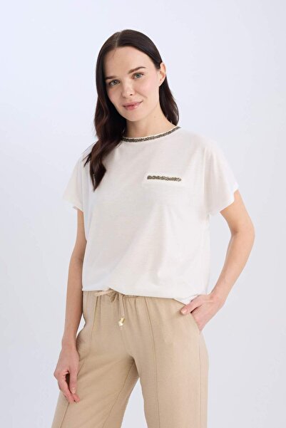 DeFacto Traditional Regular Fit Sim Detaylı Kısa Kollu Tişört K7701AZ21SP