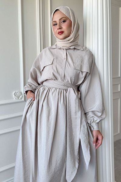 InStyle Костюм с двоен джоб и балон ръкав с пола и камъни