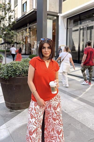 NEW LAVİVA Mercan Polo Yaka, Kısa Kol, Fitilli Kaşkorşe Kumaş, Basic Kesim, Spor Ve Günlük Bluz & T-Shirt