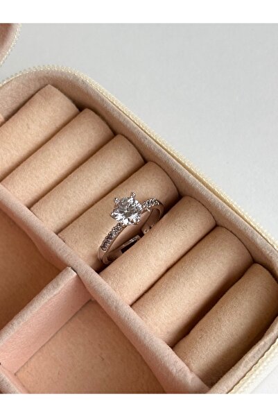 Ressia Solitaire Adjustable Ring