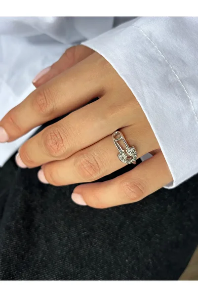 Ressia Needle Design Ring