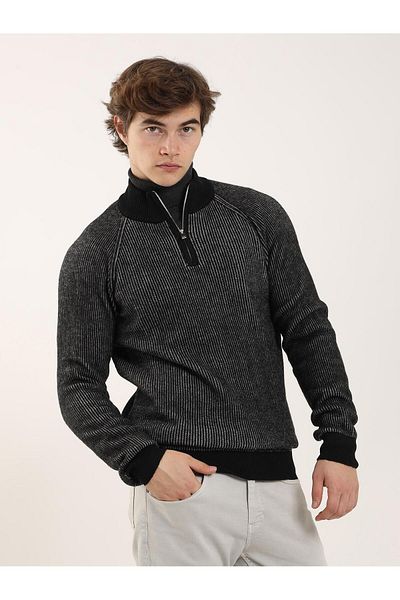 Dufy Black Men's Regular Fit Textured Zippered Stand Collar Sweater - 91167