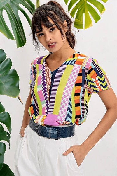 NEW LAVİVA Kadın Çok Renkli Grafik Desenli, Kısa Kol Gömlek (DÜZ KESİM, STAND...