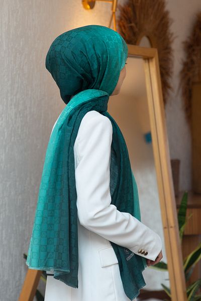 Vissona 57% حرير 43% قطن شال منقوش باللون الأخضر النعناعي - 70 × 190 نوع الخياطة خياطة إيطالية