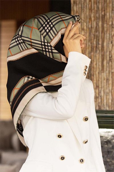 Vissona 57% Silk 43% Viscos Twill Silk Plaid Patterned Green Color 90X90 Scarf Planting Shape : Hand Sewing