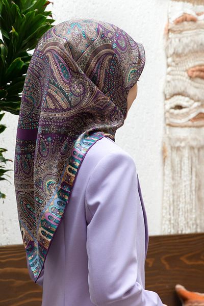 Vissona Plum Colored Silk Etro Pattern Twill Scarf - 90X90 Planting Shape, Hand Stitched