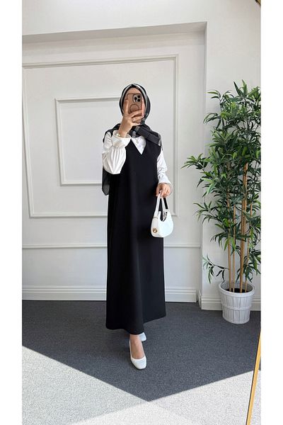 Nisa Nalbantoğlu Black Crepe Hijab Plain Gilet