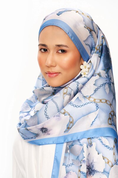 MOISCARF Moj Andalus Refined Jan Jan Chain Patterned Shawl Light Blue