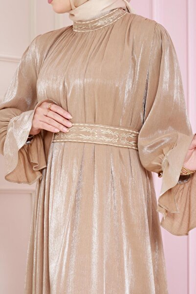 Sevitli Βραδινό φόρεμα με λαιμόκοψη με λαβή και λεπτομέρεια κεντήματος - MINK