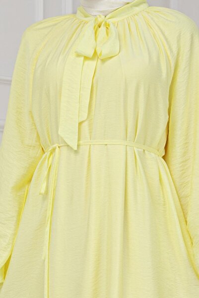 Sevitli Yakası Bağcıklı Lara Elbise-Sarı