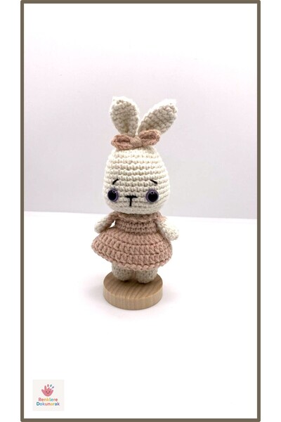 Renklere Dokunarak Amigurumi Minik Tavşan - Kız