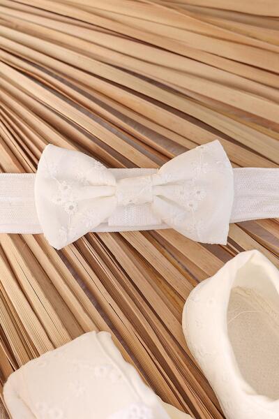 kidello Ecru Flower Decorated Baby Girl Booties Bandana Set