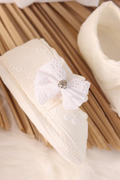 kidello Ecru Flower Decorated Baby Girl Booties Bandana Set