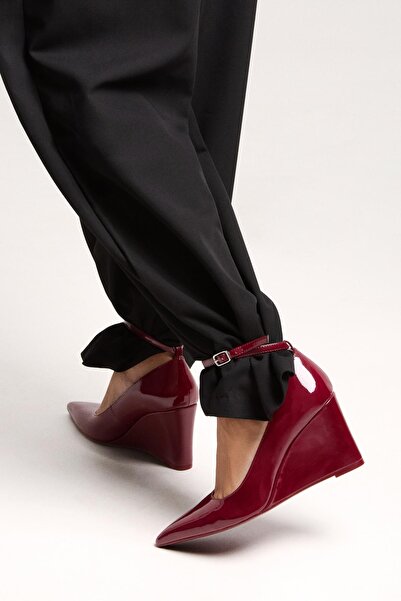 Bershka Bileklik detaylı dolgu topuklu ayakkabı