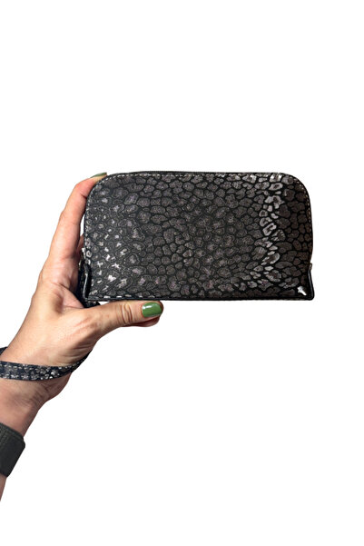 Pinkylola محفظة وحقيبة مكياج من الجلد الطبيعي باللون الفضي والأسود مطبوعة بنق...