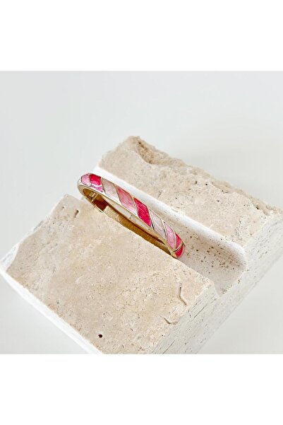 Vesce Atelier سوار موتيفو ستيل