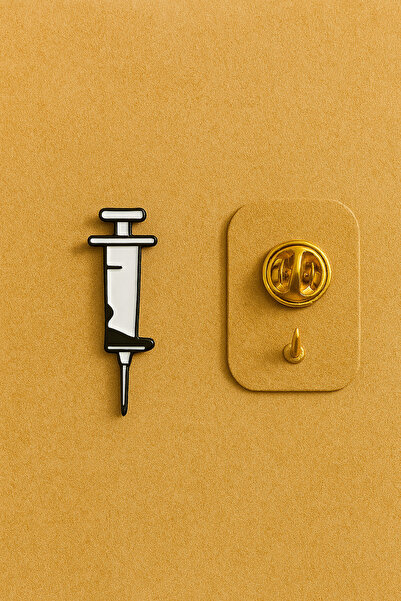 excarpin Sağlık Çalışanlarına Özel | Enjektör Figürlü Metal Broş Yaka Rozeti