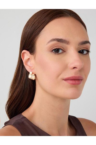 Jimmy Key Elegant Earrings with Spiral Figure in Gold Color