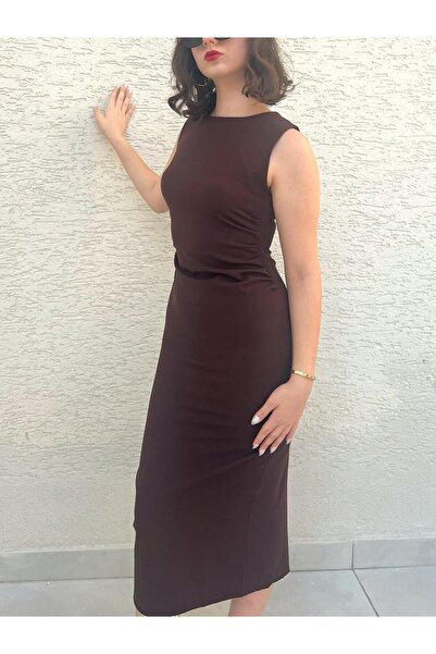 BELISTIL Kahverengi Vücuda Oturan Fitted Drapeli Büzgülü Midi Kolsuz Elbise