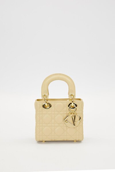 Levidor حقيبة يد مربعة الشكل باللون الأخضر الفاتح مع تفاصيل سلسلة ذهبية