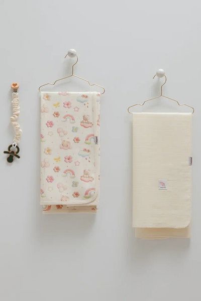 Caramell Baby Girl Blanket - Muslin Cover - Pacifier Hanger Set