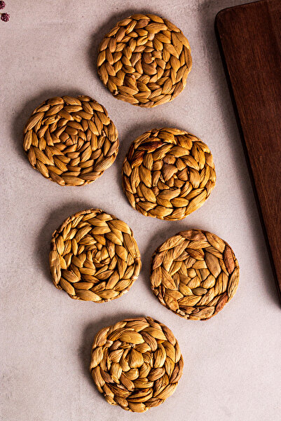 Snippy Nice - Set of 6 Straw Round Coasters 8 cm