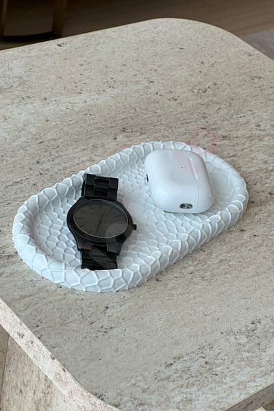 figurio Textured Jewelry Tray / Organizer Plate / White