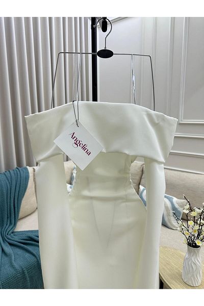 Angelinaa Ahoud's dress