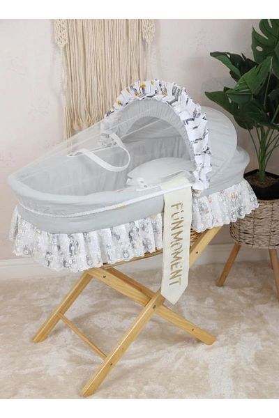 Fun Moment Moses Basket Baby Bed, Turkish Bamboo, Decorated with Luxury Lace, for Newborns with Foldable Wooden Stand