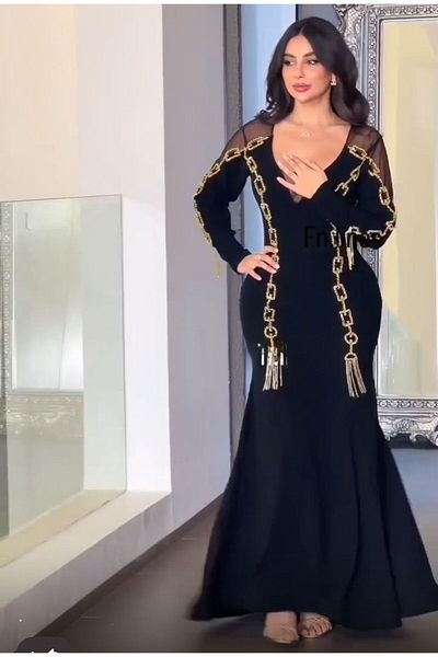 MEZON FASHION Elegant evening dress with a striking modern design