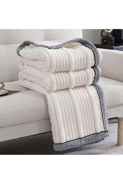 Comfy Luxurious Embossed White Blanket With Grey Border King Size 200 x 230 Cm