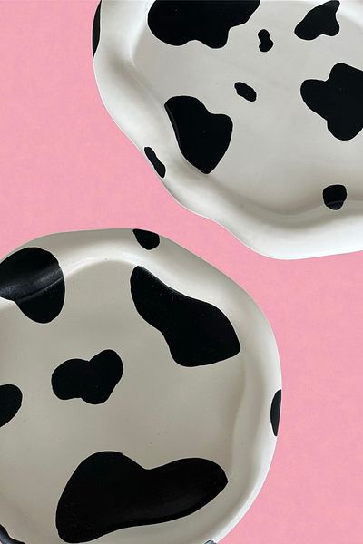 Minic Store Handmade Black and White Cow Pattern Decorative Plate – Jewelry, Keychain and Serving Plate