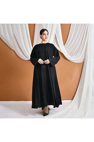 HAWRAA عباية هيام | بتفاصيل كسرات ناعمة وأزرار بارزة تضيف طابع كلاسيكي أنيق