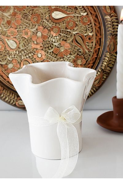 LALEZEN HOME Ceramic Ruffle Model Vase