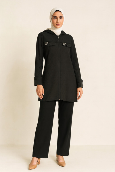 wennew 1039 KAPÜŞONLU KOLU VE GÖĞÜS KISMI TAŞ İŞLEMELİ BELİ KUŞAKLI SPOR KISA...