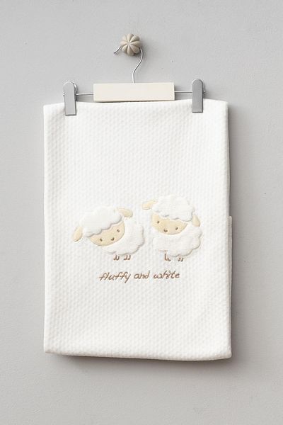 RAPAPA Cute Lamb Patterned Cotton Double Layer 90X90 cm Quilted Baby Blanket 95100