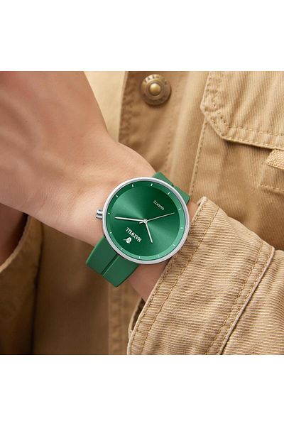 Re A watch with an elegant and distinctive design