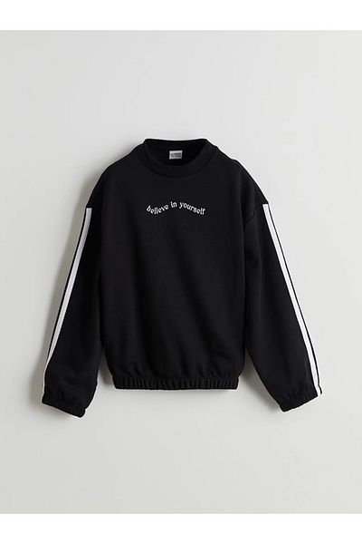 LC Waikiki Costum de trening pentru fete LCW Kids negru cu gât roșu