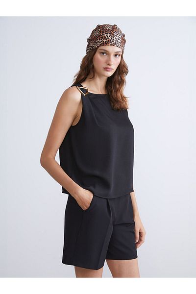 LC Waikiki Quality Parts from Celebi Store |   Black Crew Neck Gathered Blouse