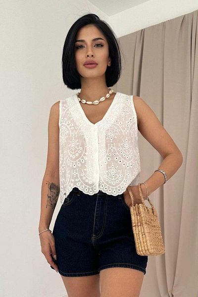modamtn White Zero Sleeve Brode Blouse
