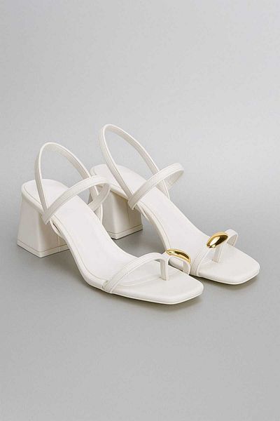 FRZZ Women's Gold Ring Detailed Flip Flop Heeled Sandals. Note: Made with Visual Artificial Intelligence.F