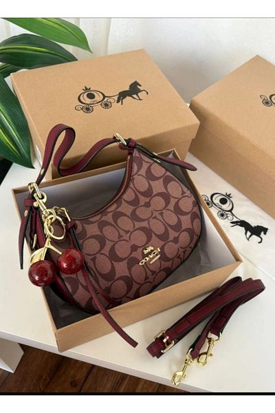 chch High quality shoulder bag