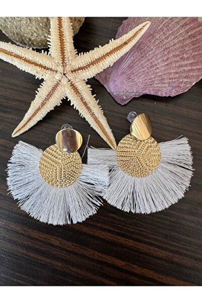 C&K Atelier El Yapımı Gold Renk Beyaz Püskül Küpe