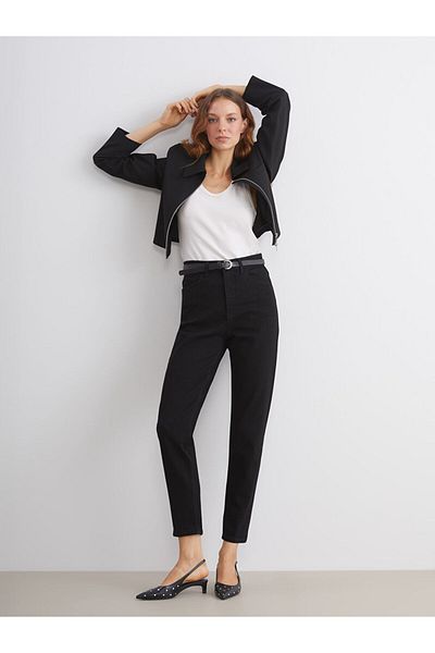 LC Waikiki Alegări strălucitoare din magazinul Shining |   Blugi negri cu centură în talie Mom Fit Pantaloni de damă