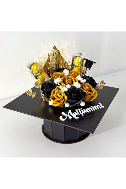 velve Aranjament Gold, in cutie tip toca, dulciuri, trandafiri sapun si broom...