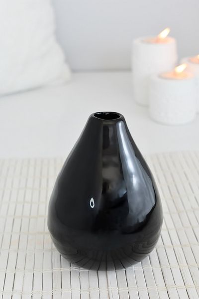 LALEZEN HOME Ceramic Drop Model Vase