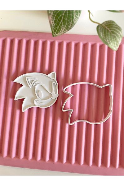 By Selen Suyolcu Sonic Cookie Stamp and Cutter
