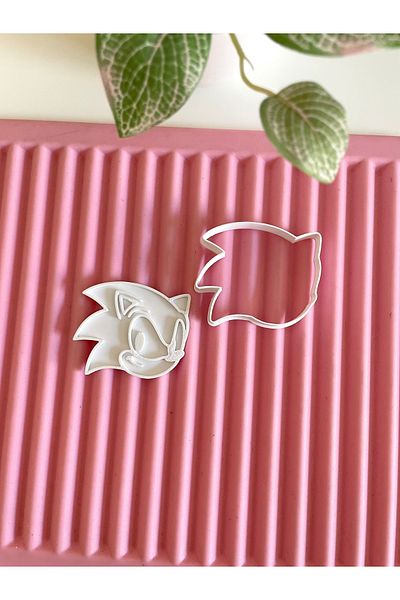 By Selen Suyolcu Sonic Cookie Stamp and Cutter