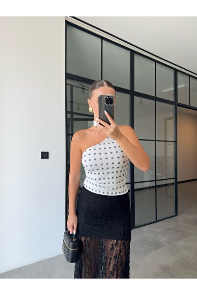 BB Bensu Buyruk BLUZĂ ALBĂ CU UN UMĂR CU FULAR CU PUNCTURI